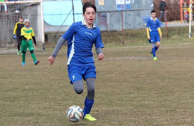 球员必须保 球员必须保